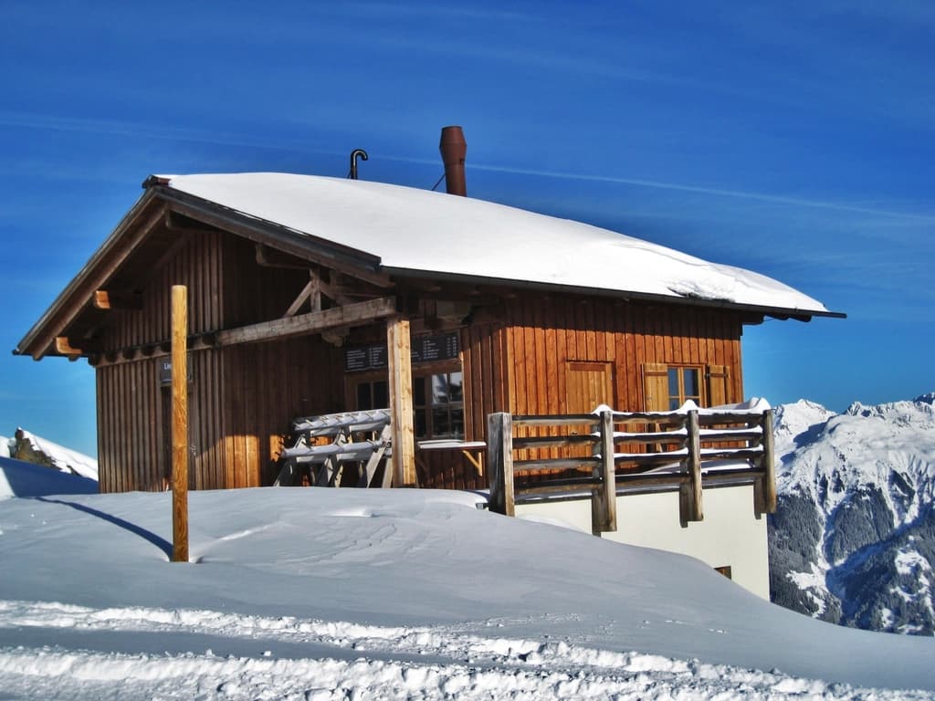 Ski-in log cabin for groups, Jasná